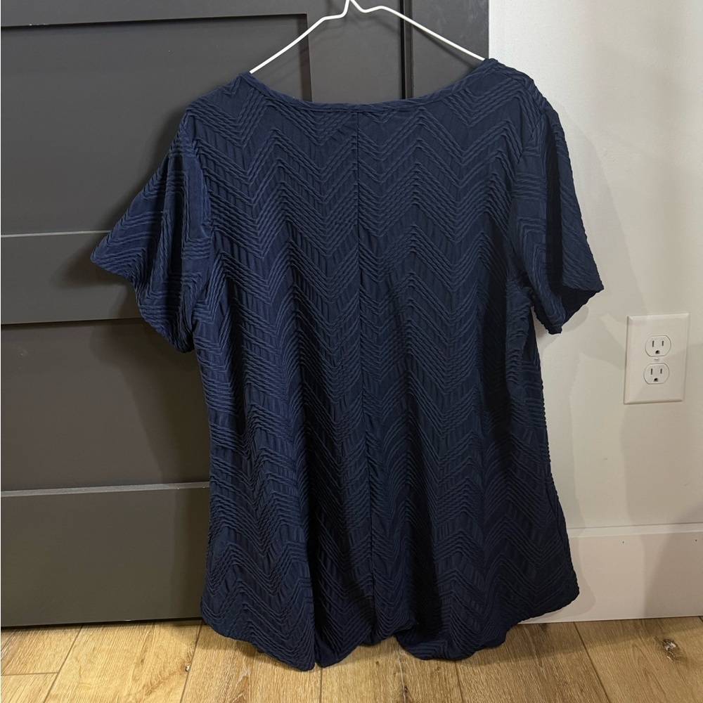 Philosophy Navy Blue Chevron Women's Top Size 2X - Picture 3 of 9